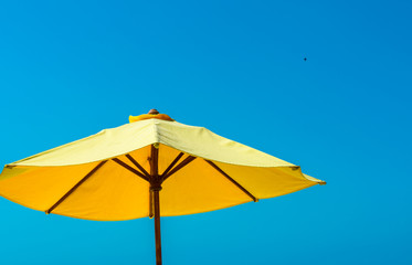Fototapeta na wymiar Yellow umbrella