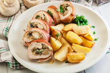 Chicken breast stuffed with champignon