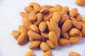 ナッツ　ローストアーモンド　「Roast　almonds」
