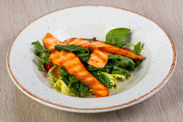Grilled salmon salad