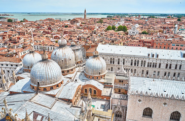 Fototapeta na wymiar St Mark's Basilica at St Mark's Square seen from above / Panoramic view of Venice - Italy