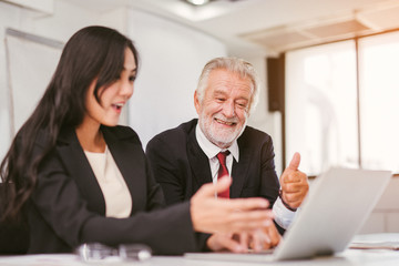 Fototapeta premium Business people meeting working in modern office