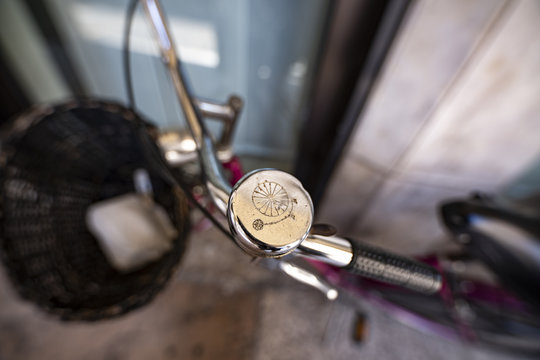 Biciclette e passione: il campanello d'epoca del biciclo