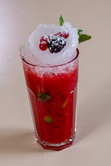 Berry smoothie with mint