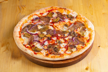 Pizza with beef