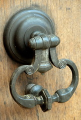 Poignée de porte ancienne typique du sud, Nîmes, Gard, France