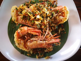 Shrimps fried with chilies and salt were famous of Thailand seafood menu