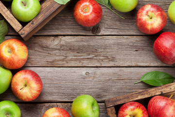 Green and red apples