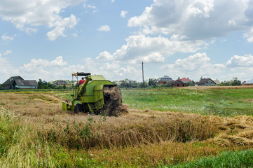 Obraz premium The combine harveste.