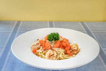Spaghetti carbonara with shrimp