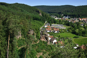 Fototapeta na wymiar Dahner Felsenland; Suedwestpfalz; Pfaelzer Wald;
