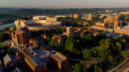 University of Tennessee voetbalstadion en campus in het vroege ochtendlicht