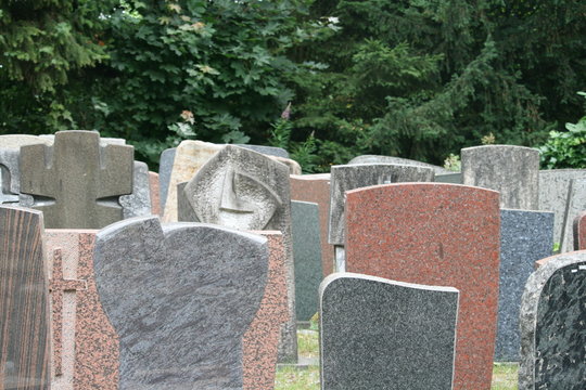 Grabsteine beim Steinmetz