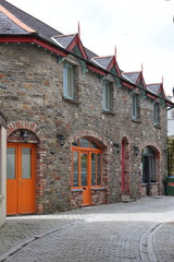 Irlande - Bantry - Maisons en vieilles pierres dans les rues de la ville