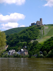 Fototapeta na wymiar Bernkastel mit Burg