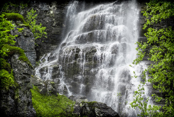 Friedlicher Wasserfall