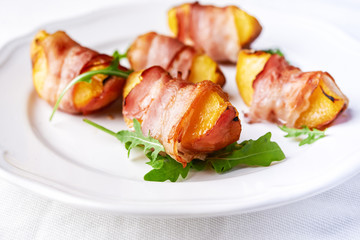 grilled peach in bacon 