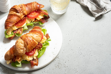 BLT bacon lettuce tomato sandwich croissant