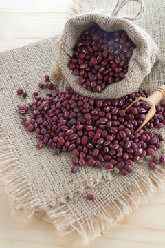 Red bean on hemp sack © onairjiw