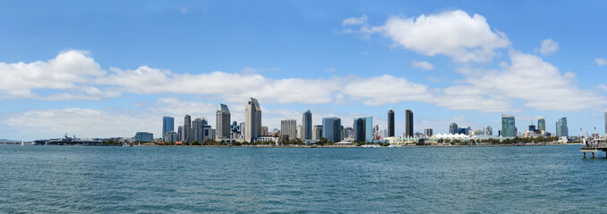 Fototapeta premium Panoramę San Diego w słoneczny dzień