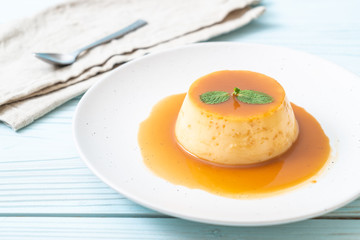 homemade caramel custard pudding