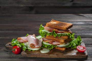 Sandwiches with sausage and vegetables