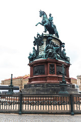 Obraz premium Monument to Nicholas I on St. Isaac's Square at St.Petersburg.