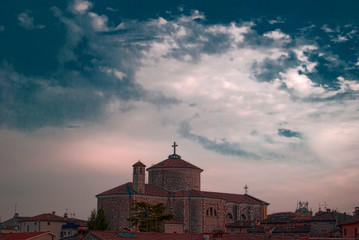 Pozzolengo, chiesa al tramonto.