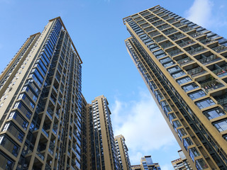 Fototapeta na wymiar Urban housing under the blue sky