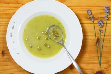 Green pea soup,lavender as spice / Thick vegan pea soup , rustic style