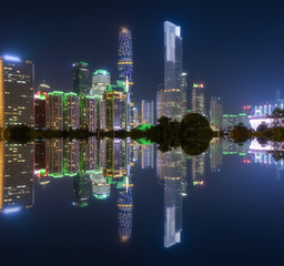 Fototapeta na wymiar Guangzhou's beautiful urban architectural landscape at night