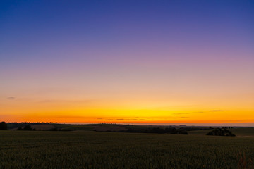 Abendhimmel mit Landschaft
