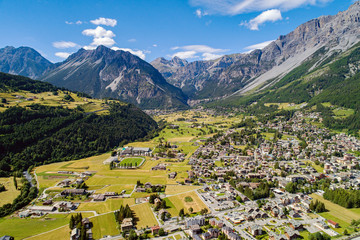 Bormio - Valtellina (IT) - Vista aerea panoramica 