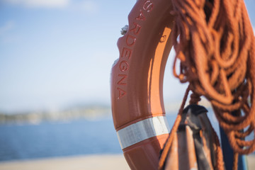 Rettungsring am Hafen