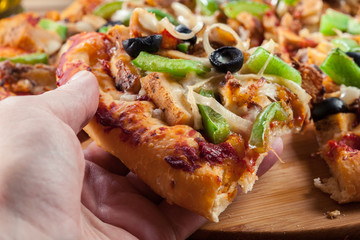 Spicy pizza with chicken gyros