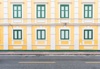 Fototapeta na wymiar beautiful yellow building wall pattern background