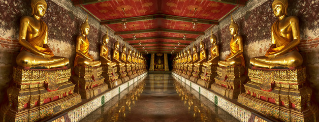 Een mijlpaal van Wat Suthat Thepwararam in Bangkok, Thailand. Een plek waar iedereen in elke religie kan worden bekeken.