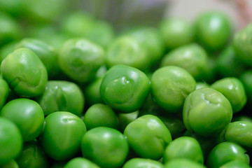 Boiled green peas