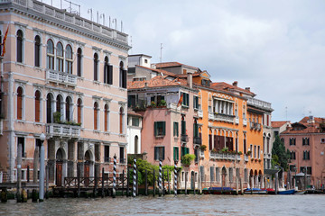 Obraz premium VENICE, ITALY - MAY 8, 2010: View of the marvelous architecture along the Grand Canal in Venice, Italy