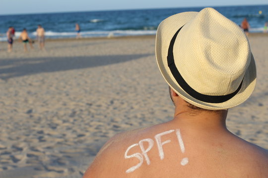 Man protecting his skin agains the sun 