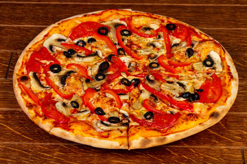 Vegetarian pizza with mushroom