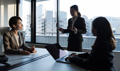 ビジネスウーマン