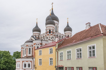 Fototapeta na wymiar Tallinn in Estonia, the Alexandre Nevsky cathedral, with colorful houses in the medieval city 