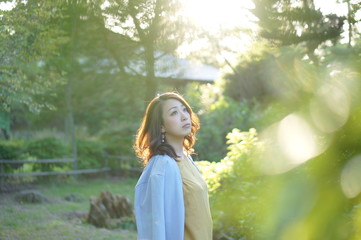 緑と女性