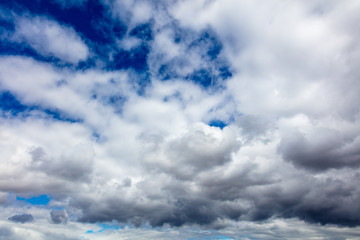 Obraz premium Clouds on a blue sky as a background