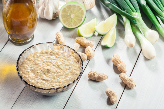 Spicy peanut sauce for satay