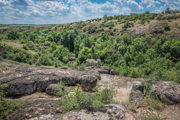 Fototapeta na wymiar Arbuzinka Rocks in the Actovo canyon, Ukraine