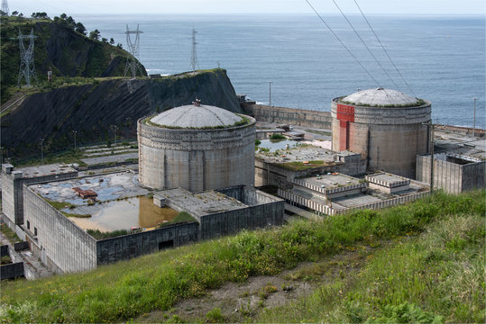 centrale atomique abandonnée à Urizar sur la côte nord de l'Espagne
