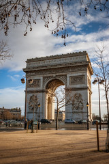 Fototapeta na wymiar Triumphbogen Paris Sommer