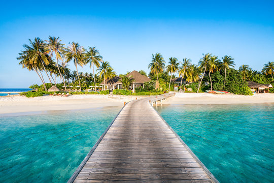 Urlaub auf einer einsamen Insel in den Tropen